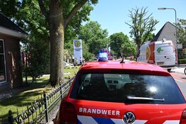 Brand in autogarage in Zwaag