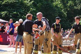 Meerdere personen bevangen door hitte tijdens Ironman Westfriesland. Ambulances rijden af en aan in centrum Hoorn