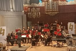 On Adventure: Avontuurlijke muziekreis van Hoorns Harmonie Orkest