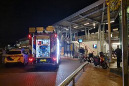 Tot na middernacht geen treinverkeer tussen Hoorn en Zaandam na aanrijding op spoor bij station Purmerend Weidevenne
