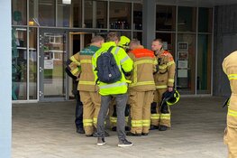 Basisschool en kindcentrum in Zwaag ontruimd na ontploffing