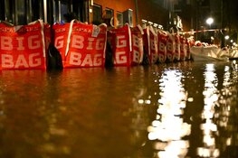 "Big Bags" doen hun werk in Hoorn, grote wateroverlast blijft uit