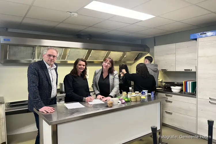 Gemeente Hoorn en Stichting Netwerk verlengen samenwerking