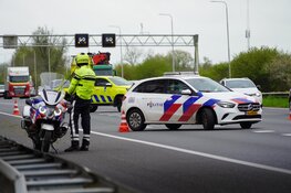 Één gewonde en drie auto's betrokken bij kop-staart botsing op de A7 bij Wognum