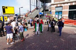 Demonstratie tegen standbeeld JP Coen