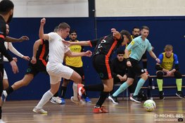 Van der Wal schiet Hovocubo/Veerhuys langs Fermonia Boys