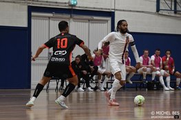 Van der Wal schiet Hovocubo/Veerhuys langs Fermonia Boys