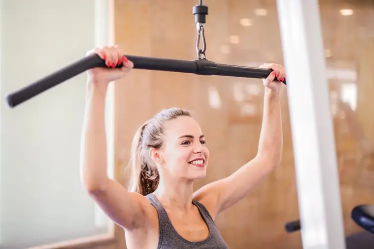 De sporttrend van 2025: lat pulldown