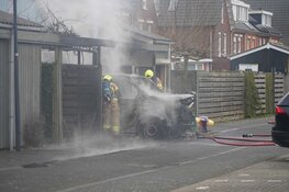 Bestelbusje in brand in Zwaag
