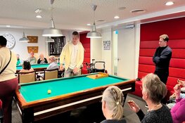 Studenten brengen generaties samen in verzorgingstehuis Avondlicht