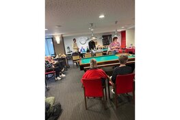 Studenten brengen generaties samen in verzorgingstehuis Avondlicht