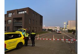 Explosie bij voordeur van woning in Hoorn