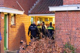 Explosie bij voordeur van woning in Hoorn