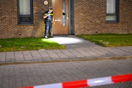 Explosie bij voordeur van woning in Hoorn