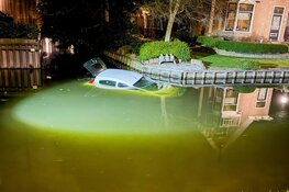 Auto belandt in sloot, eigenaren bijna gedupeerd door malafide berger