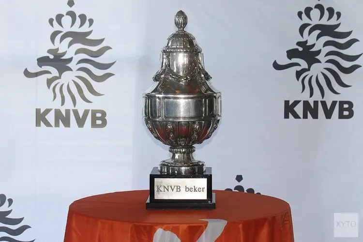 Hollandia ten koste van DVVA naar kwartfinale districtsbeker