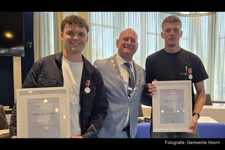 Twee jonge helden bekroond met bronzen legpenning
