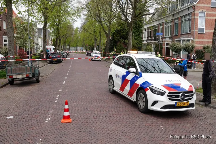 Fietsster zwaargewond na botsing met bezorgfiets in Hoorn