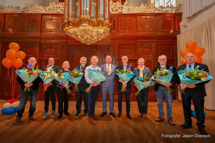 Negen Koninklijke onderscheidingen in Hoorn