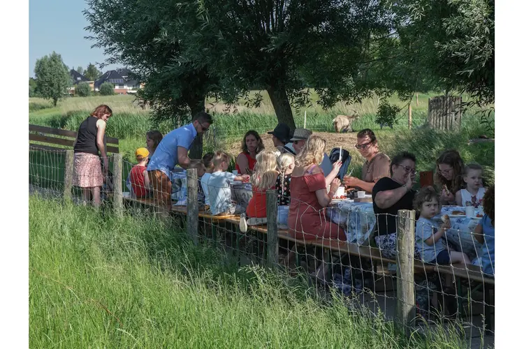 Kom ontbijten met de geiten bij MAK Blokweer