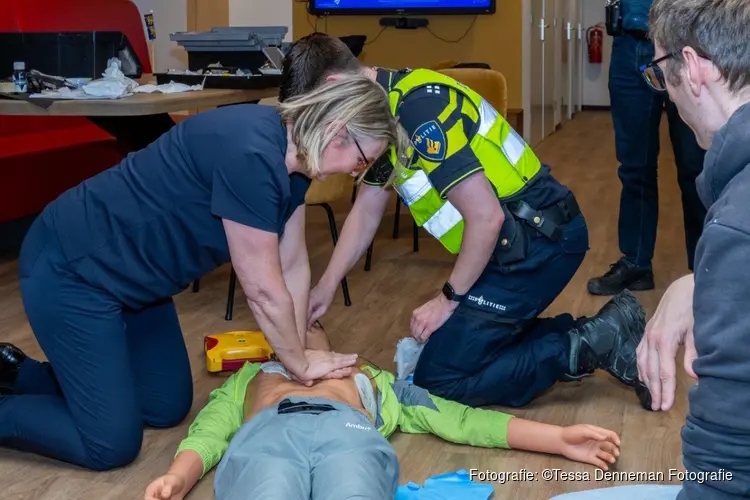Hoorn oefent met burgerhulpverleners tijdens BurgerAED Hoorn Reanimatie Experience