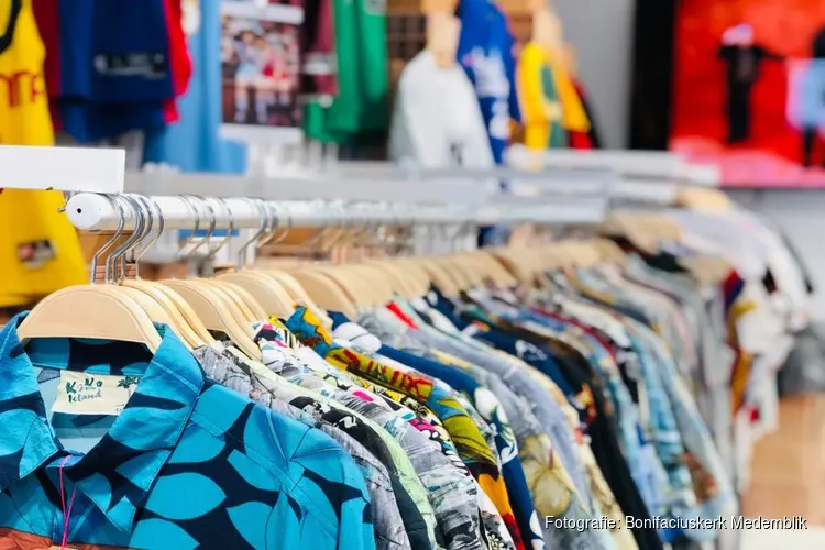 Zomermarkt in de Bonifaciuskerk