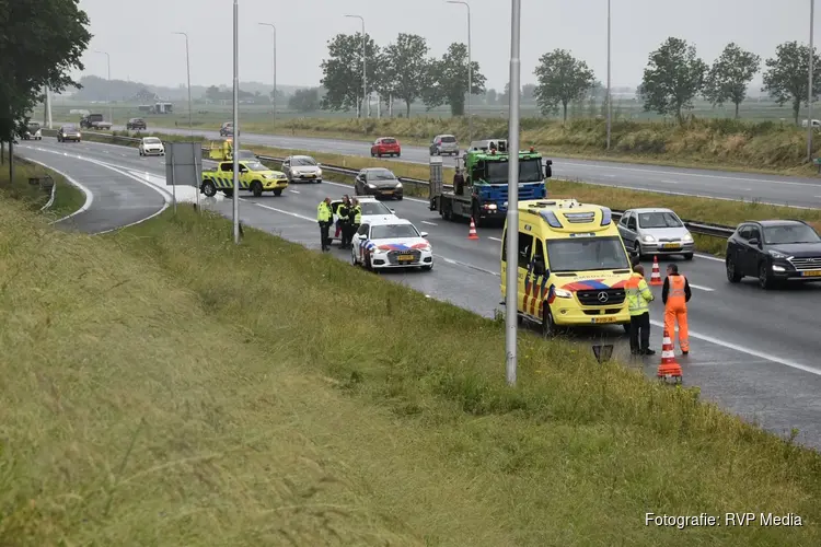 Automobilist belandt in de berm langs A7 t.h.v. Berkhout