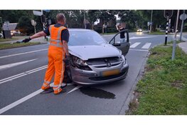 Schade na ongeval op kruising in Zwaag