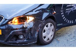 Schade na ongeval op kruising in Zwaag