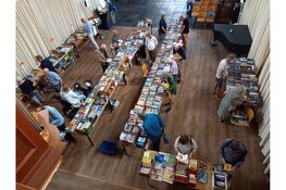 Boekenmarkten in Oosterkerk een groot succes!