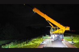 Telekraan ingezet om auto van € 180.000 euro uit sloot te halen