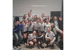 Vrouwen Always Forward pakken eerste zege