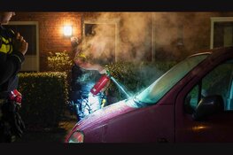 Politie blust beginnende autobrand in Hoorn