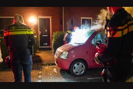 Politie blust beginnende autobrand in Hoorn