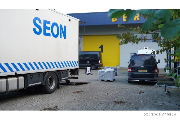 Politie treft materiaal aan voor productie van harddrugs in loods op Hoorn 80