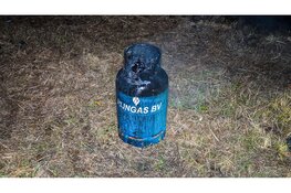 Hoge vlammen en veel schade bij meerdere brandstichtingen in Hoornse wijk