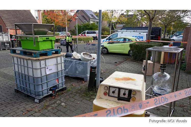 Drugslab aangetroffen in woning Zwaag, 44-jarige man aangehouden