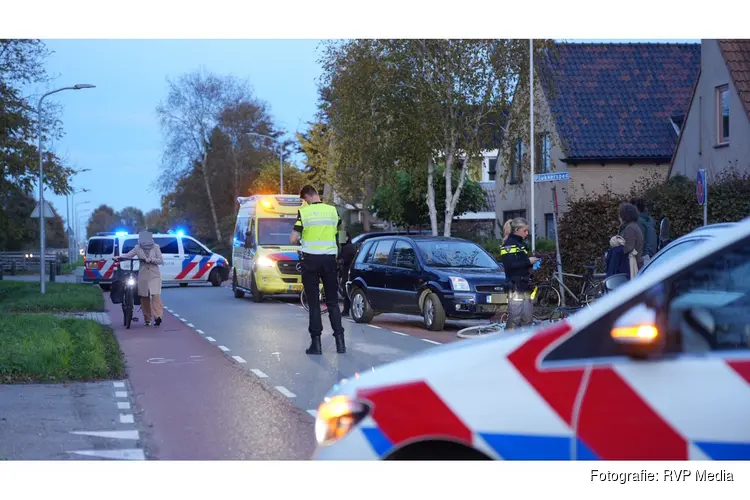 Fietser gewond na aanrijding met auto in Blokker
