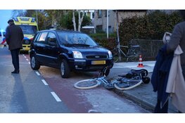 Fietser gewond na aanrijding met auto in Blokker