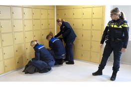 Grote kluisjescontrole bij Vonk Hoorn in samenwerking met politie en studenten Handhaving & Beveiliging