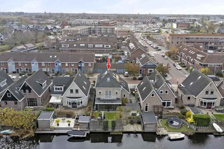 Klaversloot 41 in Broek op Langedijk, energiezuinige vrijstaande royale woning, gelegen aan het water, geschikt voor wonen en werken