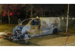 Bestelbus volledig uitgebrand in Zwaag