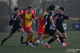 HSV gedeeld koploper na nipte winst op Always Forward