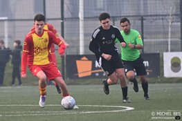 HSV gedeeld koploper na nipte winst op Always Forward