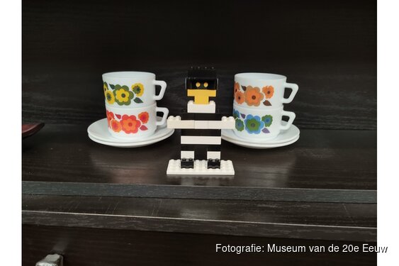 Boeven uit Hoornse gevangenis ontsnapt. Speurtocht in Museum van de 20e Eeuw