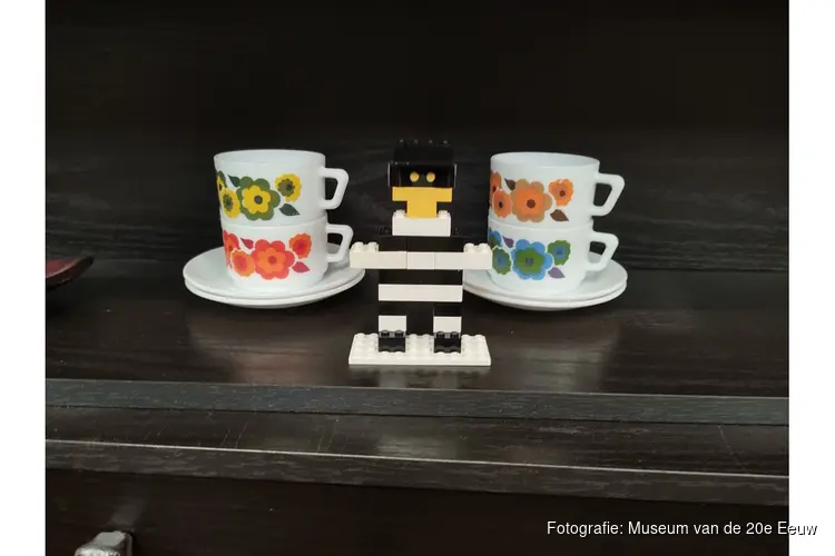 Boeven uit Hoornse gevangenis ontsnapt. Speurtocht in Museum van de 20e Eeuw