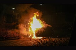 Auto door brand verwoest in Kersenboogerd