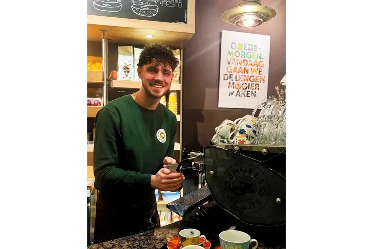Kleine bageldromen worden werkelijkheid: Jaimy (22) neemt Bagels & Beans Hoorn over