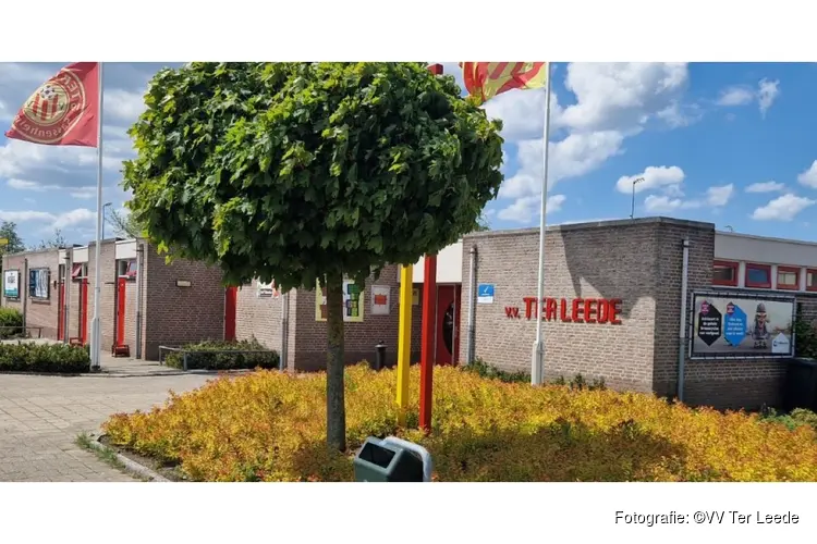 Hollandia ziet periodetitel vervliegen na zeperd bij Ter Leede