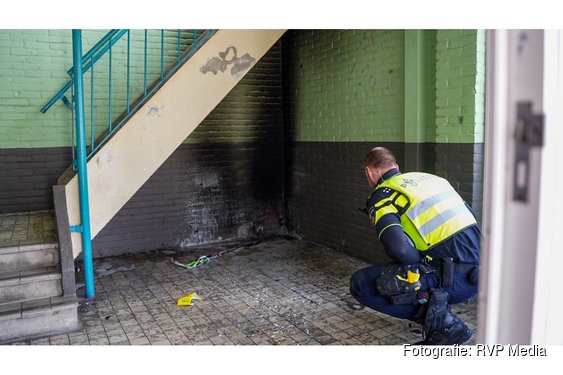 Brand onder trap van flat in Hoorn